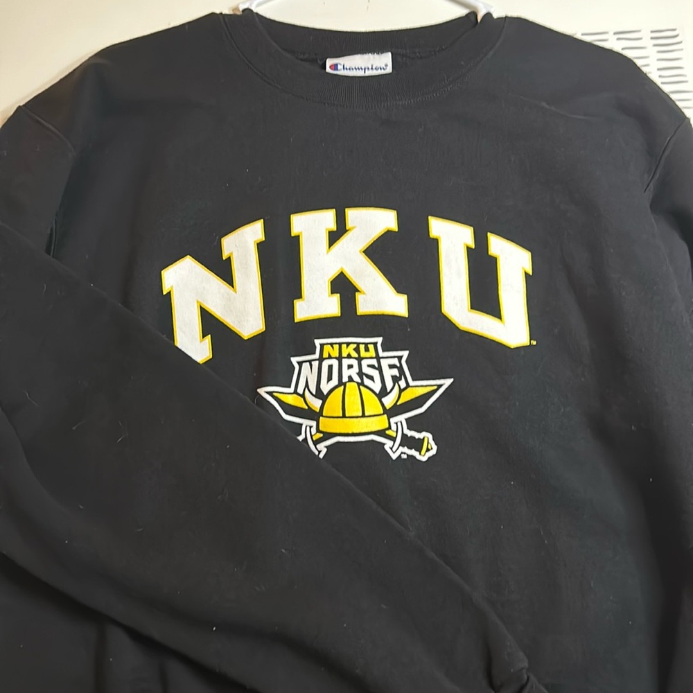 Brand: Champion
Color: Black
Size: Women’s medium